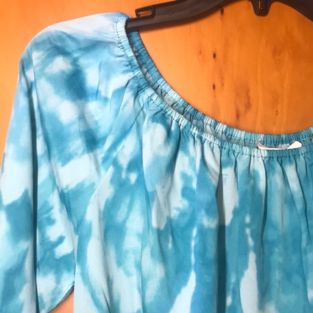 🦋MICHAEL KORS🦋AQUA BLUE TIE DYE BLOUSE🦋 - Picture 3 of 9